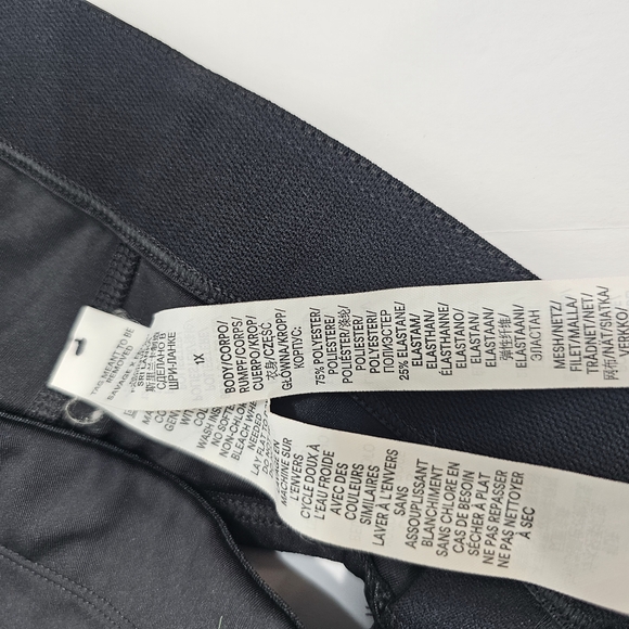 Savage X Fenty Athletic Sports Bra 1X Black Cut-Out Racerback Training Gym Top - Picture 4 of 4